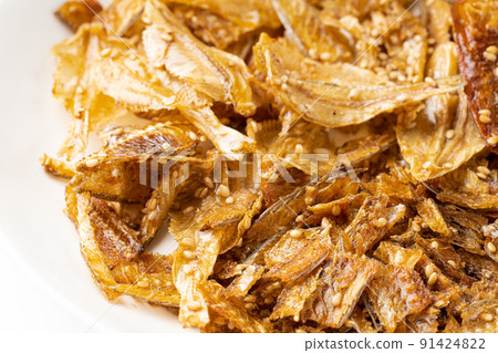 Bone crackers of various small fish 91424822