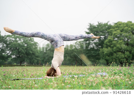 Park yoga head stand Park yoga head stand 91426618