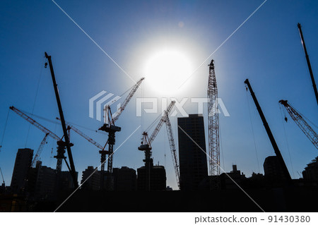 高層建築施工塔吊剪影 91430380