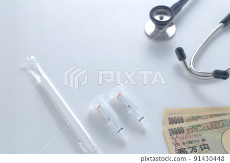 Saliva test kit Inspection / treatment cost image (saliva container, stethoscope, 10,000 yen bill) Saliva test kit Inspection / treatment cost image (saliva container, stethoscope, 10,000 yen bill) 91430448