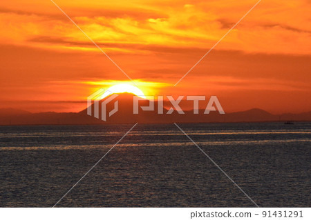 Diamond Fuji seen from Futami ❣ 91431291