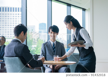 Waitress working in a cafe Waitress working in a cafe 91432018