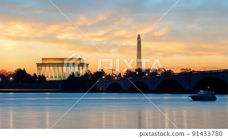 Washington Monument during the Cherry Blossom Festival. Washington, D.C. 91433780