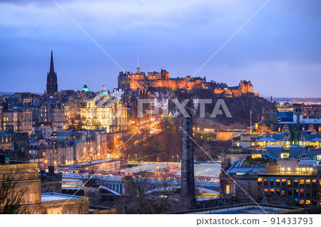 Old town Edinburgh and Edinburgh castle Old town Edinburgh and Edinburgh castle 91433793