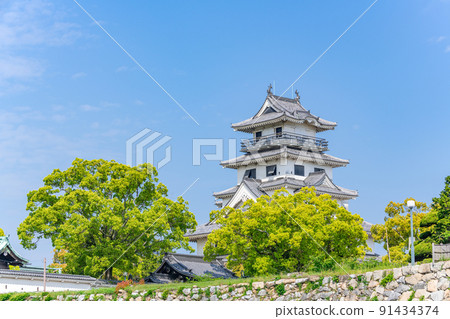 愛媛縣今治市日本百佳城，晴天時的今治城天守閣 91434374