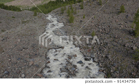 River in Aktru valley of Altai 91434756