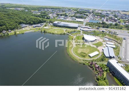 Upopoi seen from the sky above Lake Poroto (aerial view) Upopoi seen from the sky above Lake Poroto (aerial view) 91435162
