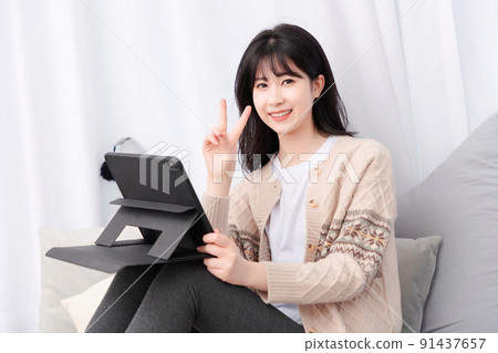 Asian girl living at home 91437657