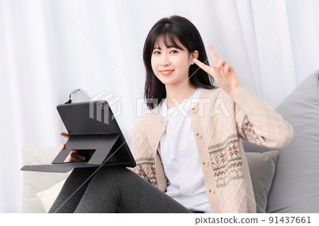 Asian girl living at home 91437661