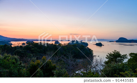 Beautiful sunset scenery of Amakusa "Amakusa Matsushima and Amakusa Gobashi scenic spot" Tourist attraction 91443585