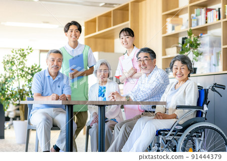 Bright nursing image 91444379