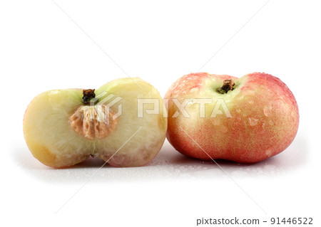 Flat peach (doughnut peach, donut peach, UFO peach, peento peach, saucer peach). Ancient Chinese variety "Pan tao". Delicacy 91446522