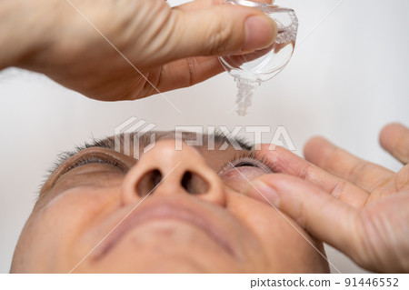  一個代表滴眼液的男人 91446552