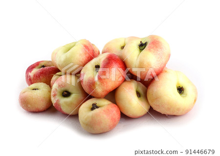 Flat peach (doughnut peach, donut peach, UFO peach, peento peach, saucer peach). Ancient Chinese variety "Pan tao". Delicacy 91446679