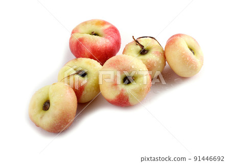 Flat peach (doughnut peach, donut peach, UFO peach, peento peach, saucer peach). Ancient Chinese variety "Pan tao". Delicacy 91446692