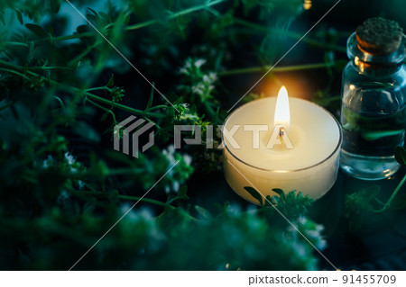 香薰蠟燭和香草放鬆圖片素材 91455709