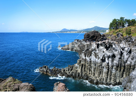 大浦洞柱狀節理, 柱狀節理, 海岸, 海灘, 熔岩, 懸崖, 田野, 野花, 波 91456880