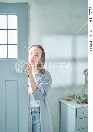 房間女人 房間女人 91457734