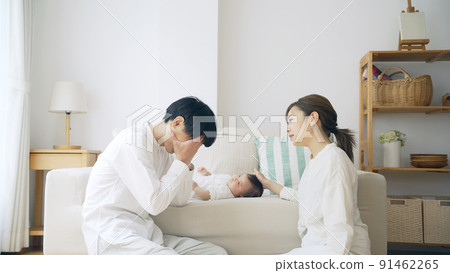 夫婦厭倦了育兒 91462265