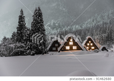 《岐阜縣》積雪的白川鄉/冬季合掌祖村 91462680