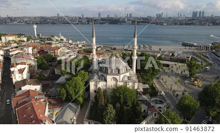Yeni Valide Mosque Uskudar of Istanbul 91463872
