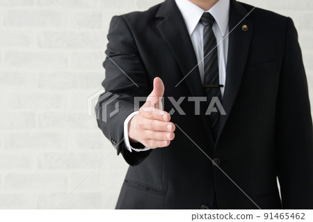 Tax accountant seeking a handshake 91465462