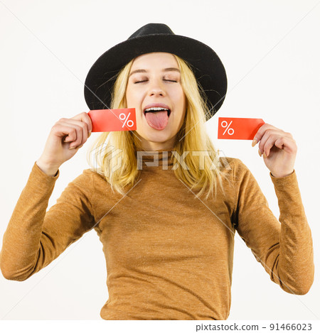 Woman after sale shopping 91466023