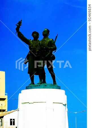 Monument to the Soldier Frances and Senegales at Skirmisher Squa Monument to the Soldier Frances and Senegales at Skirmisher Squa 91469834