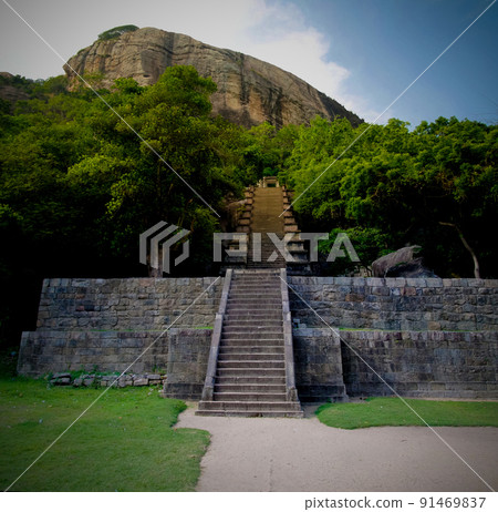 View to citadel of Yapahuwa , old capital of Sri-Lanka View to citadel of Yapahuwa , old capital of Sri-Lanka 91469837