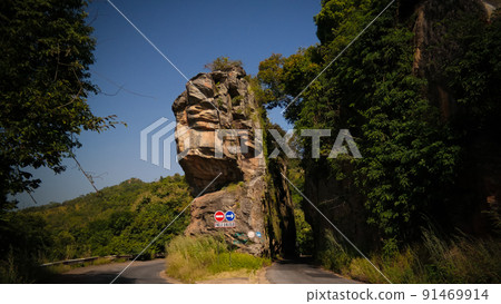Road landscape with the splitted rock, Kara region, Togo Road landscape with the splitted rock, Kara region, Togo 91469914