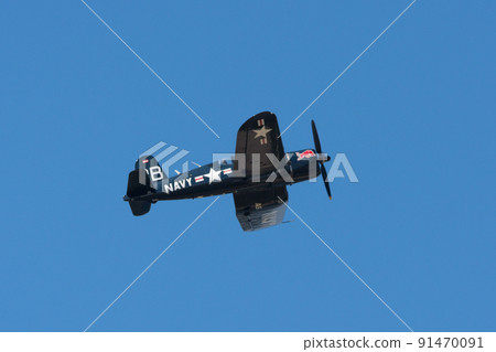 US Navy F4U-4 Corsair carrier-capable fighter rise 91470091