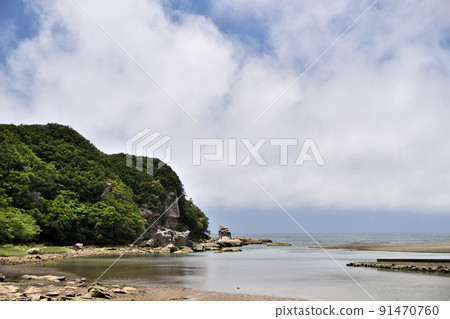 Tonda River Estuary / Crow Rock [Tonda, Shirahama Town, Wakayama Prefecture] 91470760