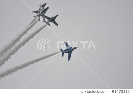 T-4 Blue Impulse Acrobat Flight Rolling Combat Pitch T-4 Blue Impulse Acrobat Flight Rolling Combat Pitch 91470813
