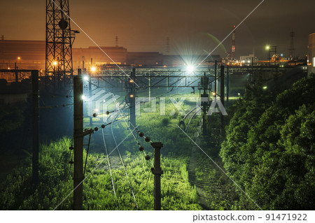 川崎/南渡田町廢棄鐵路線和工廠夜景[神奈川縣川崎市] 91471922