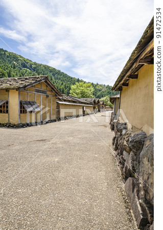 被破壞的谷Asakura廢墟恢復街道 91472534