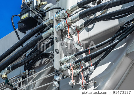 hydraulic system of a tractor, grader or bulldozer. 91473157