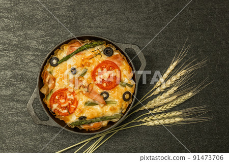 Italian bread focaccia Italian bread (Focaccia) 91473706