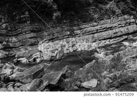Todoroki Funakata Monochrome [Misato-cho, Higashiusuki-gun, Miyazaki Prefecture] 91475209