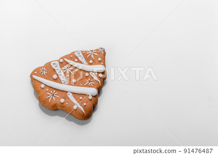 Delicious gingerbread cookies with honey, ginger and cinnamon 91476487