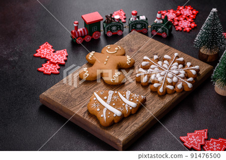 Delicious gingerbread cookies with honey, ginger and cinnamon Delicious gingerbread cookies with honey, ginger and cinnamon 91476500