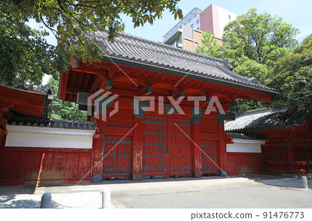 The Red Gate of Tokyo University The Red Gate of Tokyo University 91476773