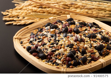 Sixteen grain rice 91480575