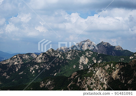 Bukhansan Mountain Landscape on a Cloudy Day 91481091
