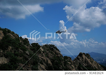 mountain rescue helicopter mountain rescue helicopter 91481624