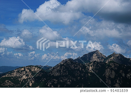 Bukhansan Mountain Landscape on a Cloudy Day 91481839