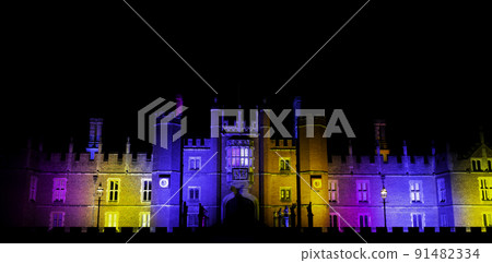 Illuminated Hampton Court Palace by night Illuminated Hampton Court Palace by night 91482334
