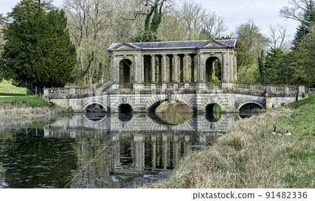 Octagon Lake and Palladian Bridge in Stowe Octagon Lake and Palladian Bridge in Stowe 91482336