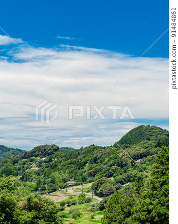 A refreshing view of the Boso Peninsula in early summer, a beautiful fresh green mountain village in Minamiboso 91484861