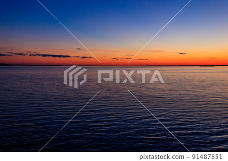 View of the Dnieper river at sunset 91487851