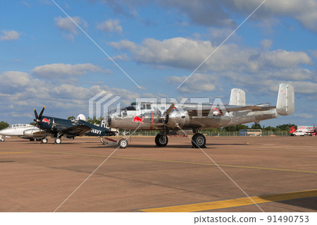 B-25J Mitchell bomber and F4U-4 Corsair carrier-capable fighter 91490753